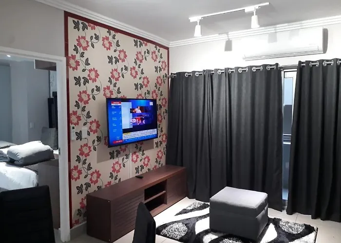 Cyro Apartments At Central Park