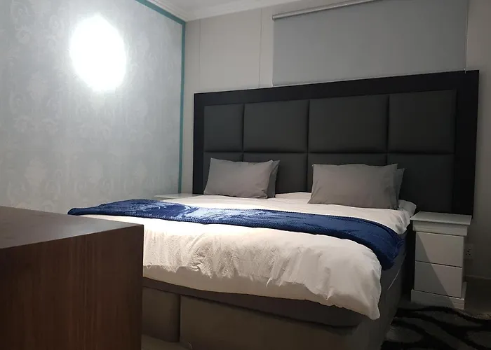 Cyro Apartments At Central Park