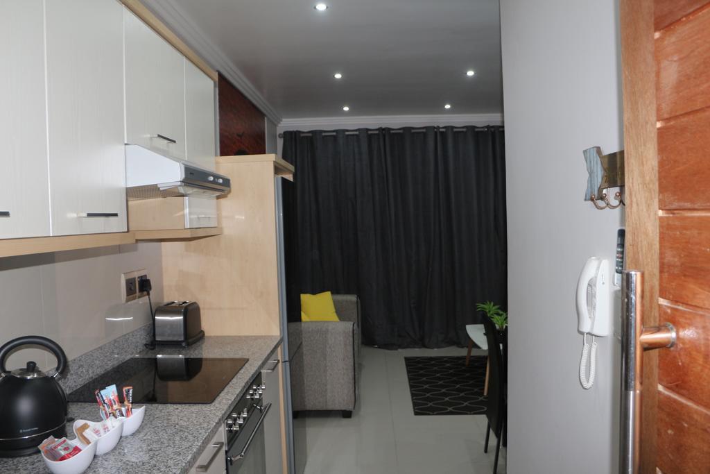Cyro At Park Apartment