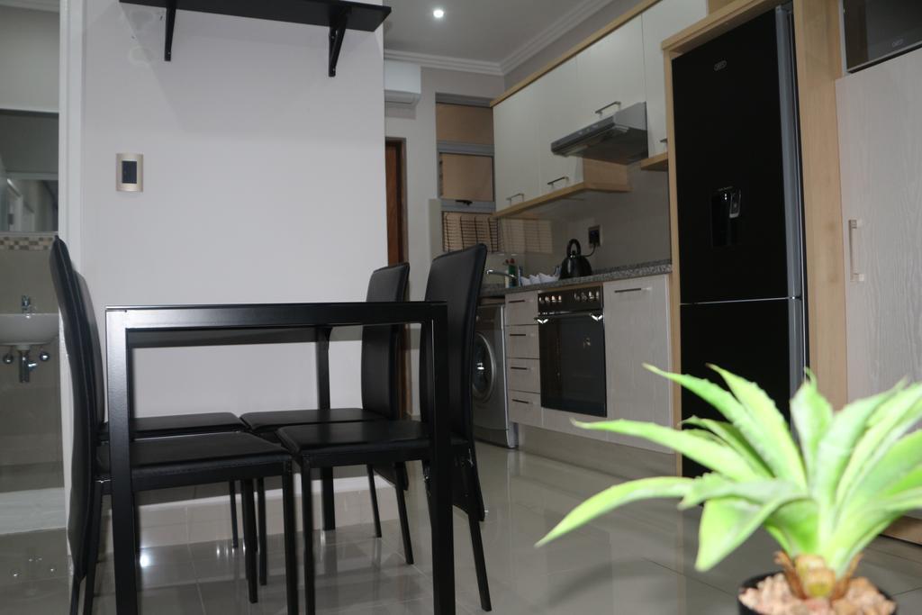 Cyro At Park Apartment *